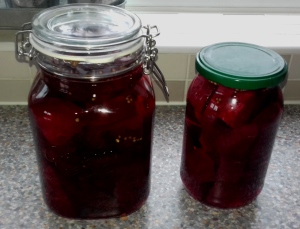 Lacto fermented ckled Beetroot recipe - Eat Well on Universal Credit